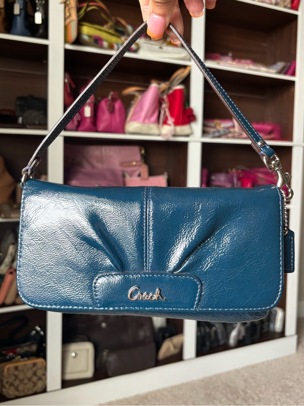 ✨💙✨COACH Kristin Patent Leather Large Wristlet Mini Bag✨💙✨